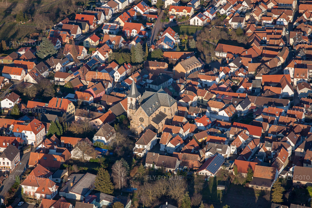 Luftbild: Kirche im Ortsteil Arzheim in Landau im Bundesland Rheinland-Pfalz in Deutschland. Foto: IMG_62429.jpg vom 24.02.2014 durch Werner Riehm/FLY-FOTO.de