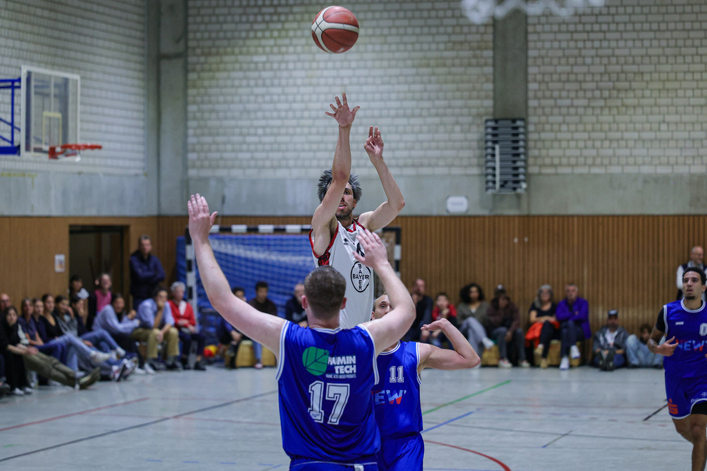 Regio BAYER GIANTS vs NEW Elephants Grevenbroich-44 | Fotos von Basketballspielen aus dem Raum NRW fotografiert von Gero Mueller-Laschet und Daniel Schaefer - Realisiert mit Pictrs.com