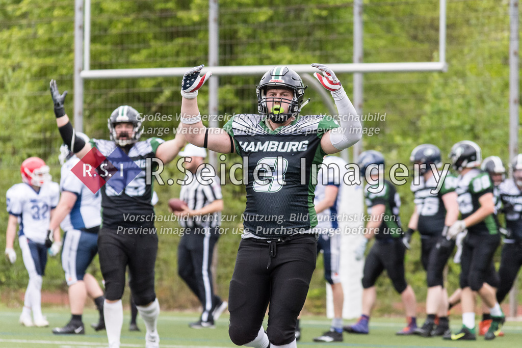 Fußball, Saison 2022, Oberliga Nord, Hamburg Black Swans - Flensburg Sealoards, Swans Field (Hamburg), 07.05.2022, 1. Spieltag | Yannic Kiesewetter (#3, Swans)