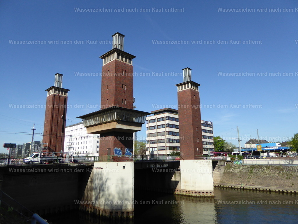 P1010926 | Entdecken Sie die faszinierende Welt von Norbert Michels: Surreale Kunstwerke, hochwertige Fotos, Leinwandbilder & Fotoprodukte wie Tassen mit bild7 - Realisiert mit Pictrs.com