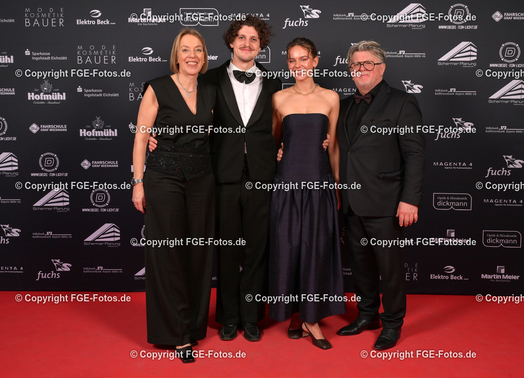 20250208-fge-hofball-0181 | Hofball der FGE am 08.02.2025 im Alten Stadttheater in Eichstätt. - Realisiert mit Pictrs.com