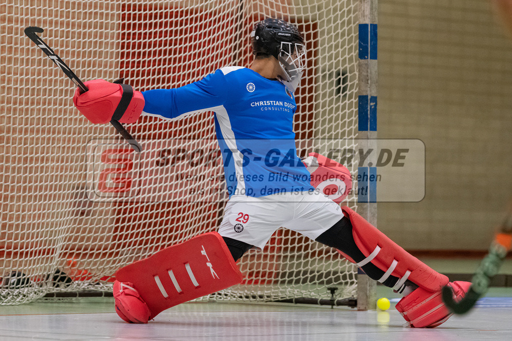HK_20230113_102641 | 1. Bundesliga ( Halle ) Herren Crefelder HTC - DSD Düsseldorf am 13.1.2023 Crefelder HTC  ( CHTC ) Halle Glockenspitz , Krefeld , Joshua Onyekwue Nnaji Torwart ( Crefelder HTC #29 )