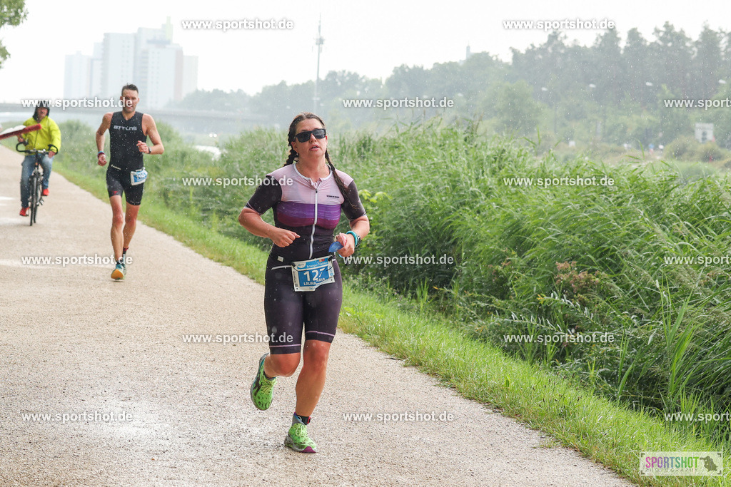 LUR_1387 | 34. M-net Erlanger Triathlon 2025 #erlangertriathlon  #mnettriathlon2025 #mnettriathlon #team #olympischedistanz #mitteldistanz #triathlon #maindonaukanal  #erlangertriathlon2025 #yourpictrs #tv1848 #tv1848erlangen  #triathlonbayern #sportinerlangen #demsportverbunden #sportshot_your_pictrs Copyright: www.sportshot.de
