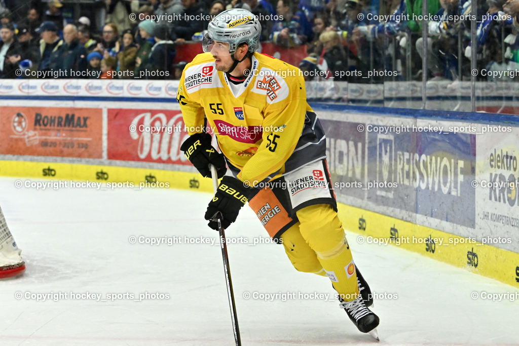 EC IDM WÄRMEPUMPEN VSV vs. Vienna Capitals | #55 Raphael Wolf Vienna Capitals, EC IDM WÄRMEPUMPEN VSV vs. Vienna Capitals, EC IDM WÄRMEPUMPEN VSV vs. Vienna Capitals am 16.11.2025 in Villach (Stadthalle Villach), Austria, (Photo by Bernd Stefan)