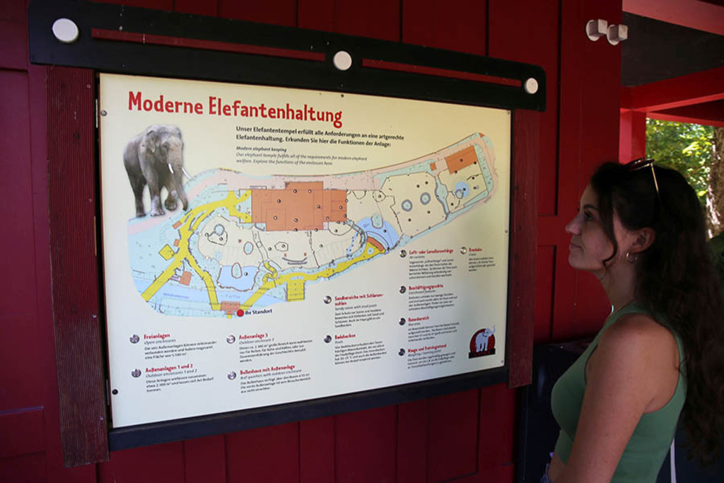 Elefantentempel Ganesha Mandir im Zoo | Entdecke über 20 Kategorien Leipzig-Motive: Foto-Downloads, hochwertige Poster, Leinwand- & Fine-Art-Prints. Jetzt Lieblingsfoto im Bildlexikon Leipzig Shop bestellen!