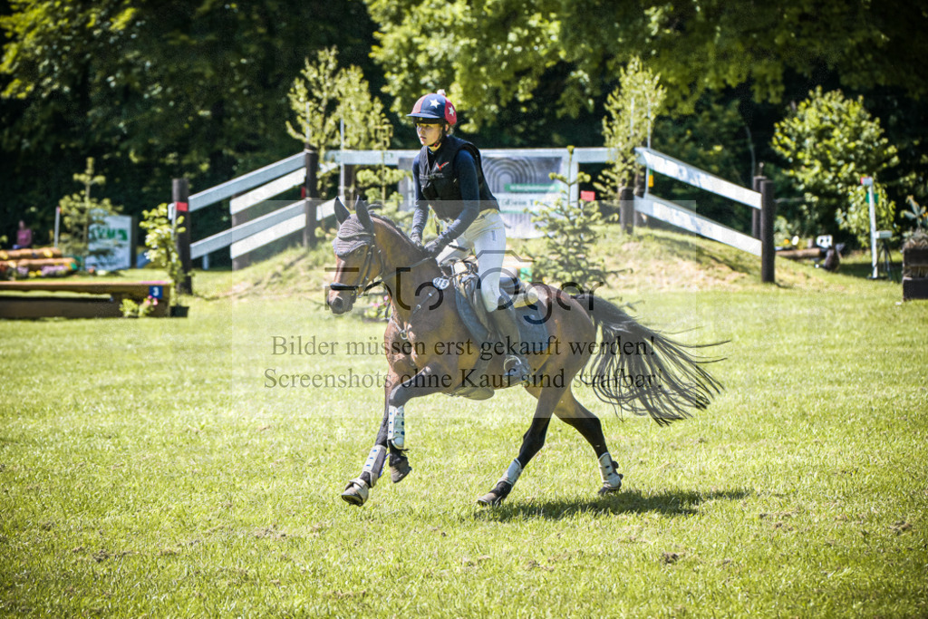 DOS_2559 | Entdecke hochwertige Reitturnierfotos von Foto Oger. Professionell, emotional und authentisch – jetzt Lieblingsmomente im Shop bestellen.Deutschlandweite Turnierfotografie. - Realisiert mit Pictrs.com