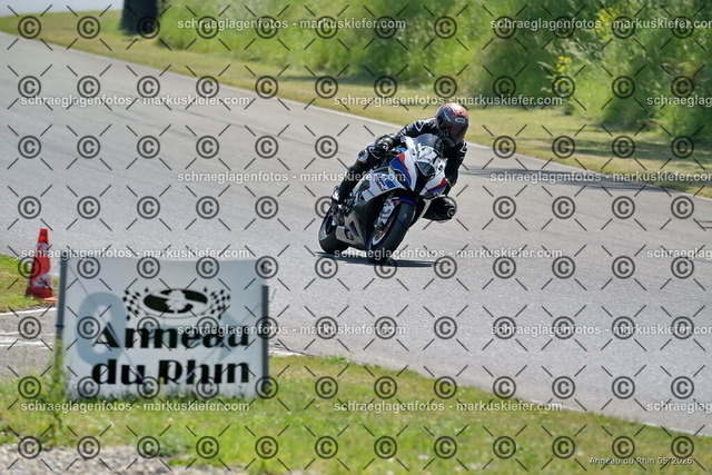 26BT02-1392 | markuskiefer.com - Realisiert mit Pictrs.com