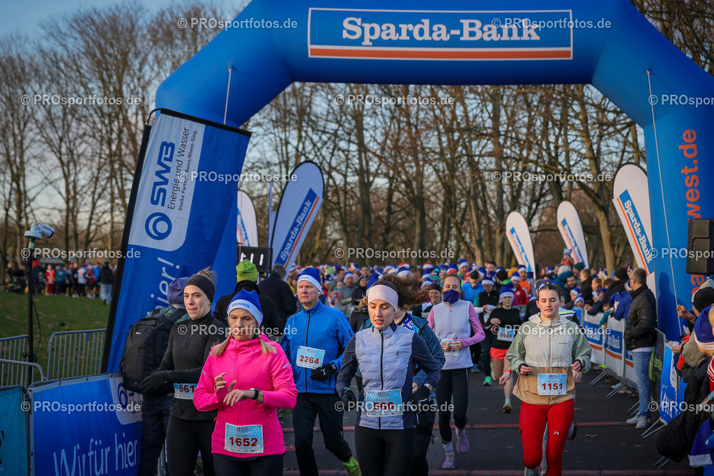 6. Bonner Nikolauslauf; Bonn, 14.12.2025 | Impressionen vom 6. Bonner Nikolauslauf am 14.12.2025 in Bonn (Nordrhein-Westfalen). 