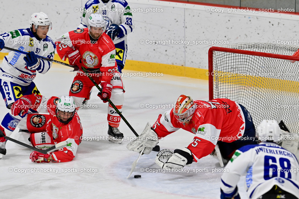 ESV Ferlach vs. UECR Eisbären Huben | #75 Kropiunig Ralf ESV Ferlach, #38 Künstl Kevin ESV Ferlach, #97 Fuetsch Johannes UECR EISBÄREN HUBEN, #24 Hiller Egon ESV Ferlach, ESV Ferlach vs. UECR Eisbären Huben, ESV Ferlach vs. UECR Eisbären Huben am 31.10.2025 in Ferlach (HTC Eishalle Ferlach), Austria, (Photo by Bernd Stefan)