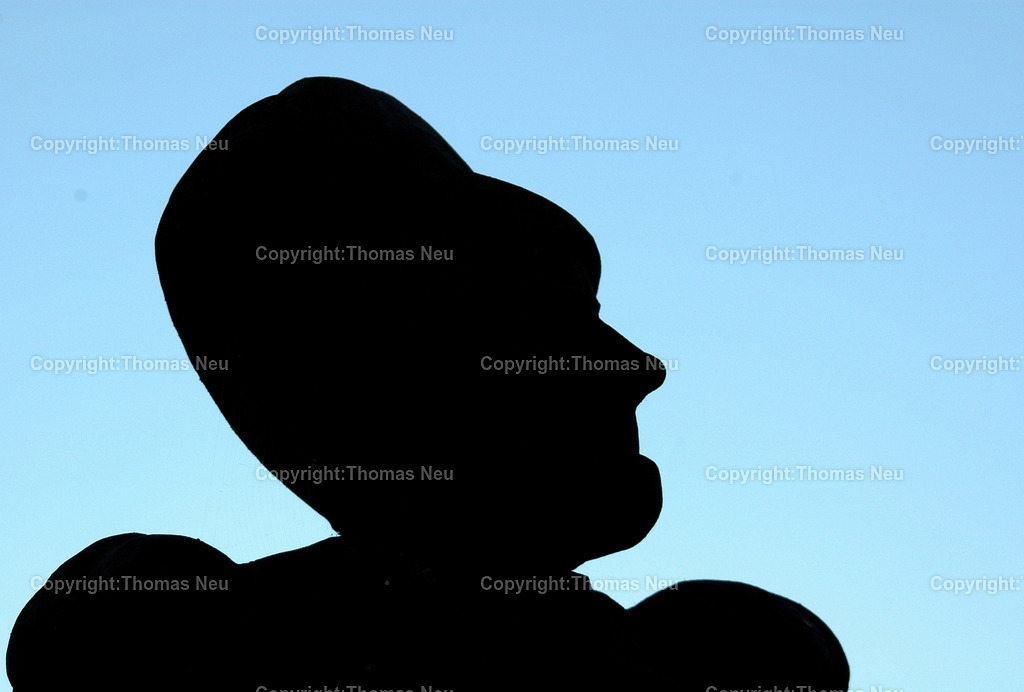 Fraa vun Bensem | 0710
Chakterkopf..die Fraa von Bensem
Bild: neu
