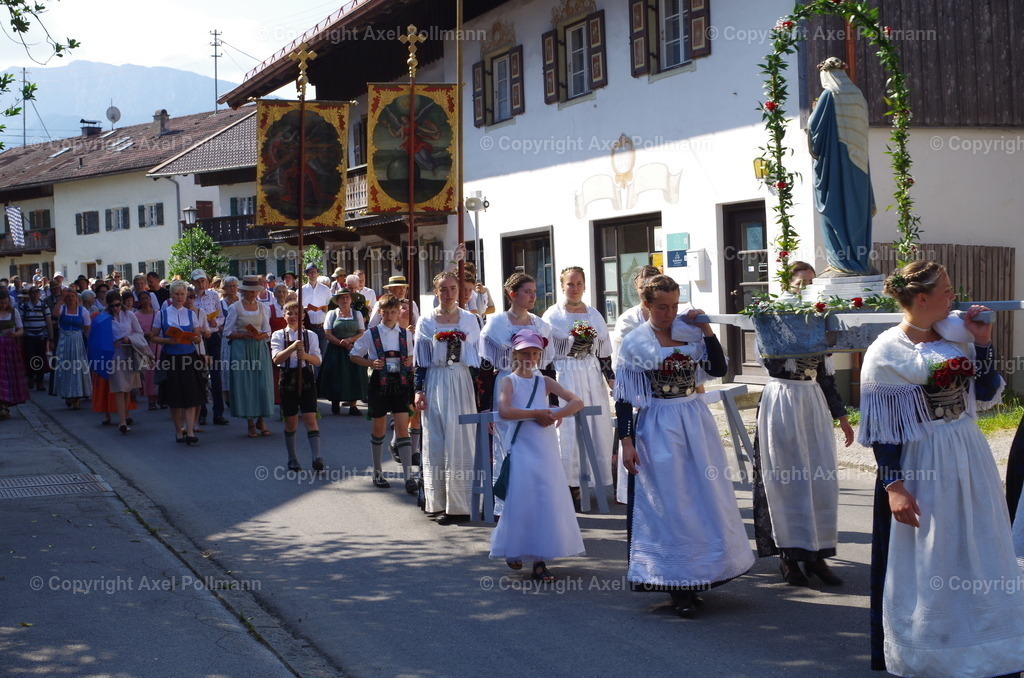 IMGP3860 | fotografiert von Axel PollmannLeonhardi Wallfahrt Benediktbeuern und Murnau, Fronleichnam, Fasching, Landschaft im Loisachtal und Benediktbeuern  - Realisiert mit Pictrs.com