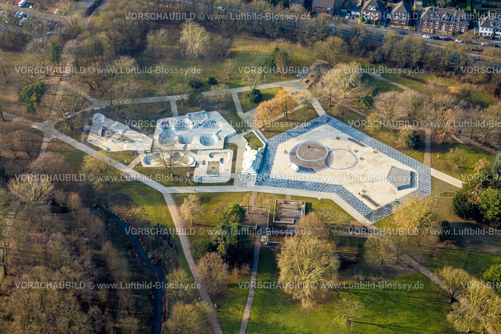 Moers260101119 | Luftbild, Sportanlage Skatepark und Bikepark im Schlosspark, Moers, Moers, Ruhrgebiet, Nordrhein-Westfalen, Deutschland