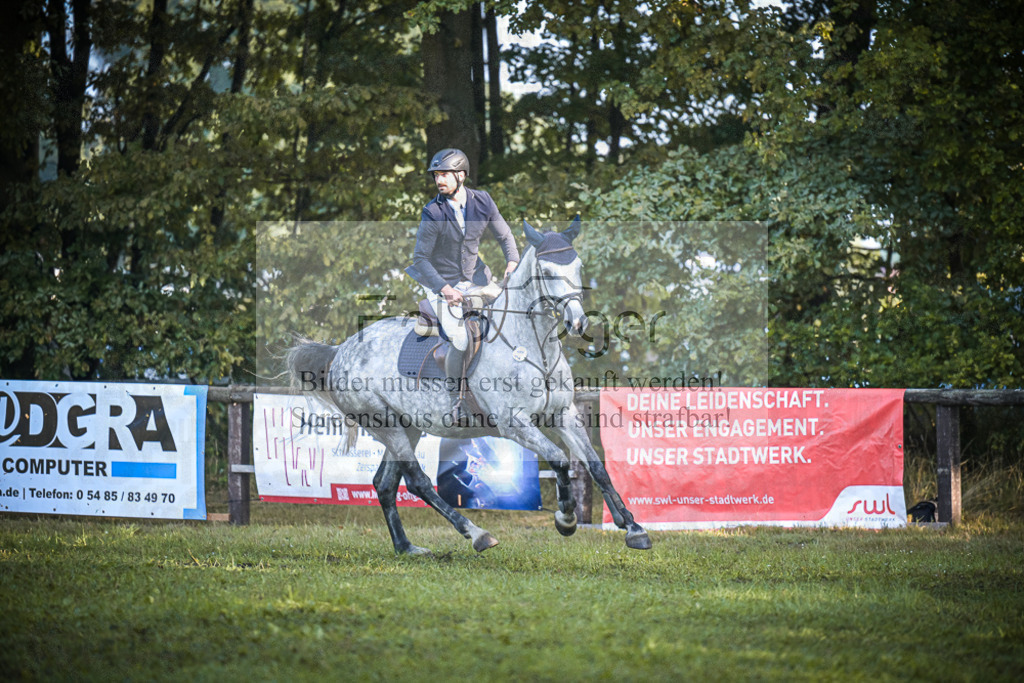 DOS_0841 | Entdecke hochwertige Reitturnierfotos von Foto Oger. Professionell, emotional und authentisch – jetzt Lieblingsmomente im Shop bestellen.Deutschlandweite Turnierfotografie. - Realisiert mit Pictrs.com