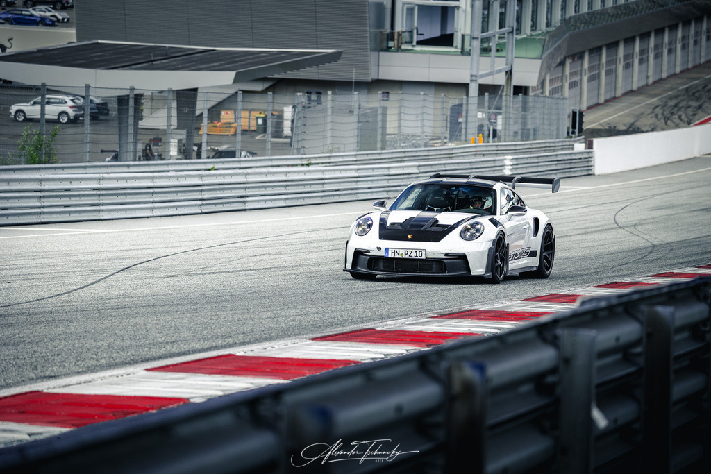 R6PZ2551 _Alexander Tschuncky | Entdecken Sie die faszinierende Welt von Alexander Tschuncky Arts: Kreative Fotografie, atemberaubende Automobilkunst und hochwertiger Bilderdruck. Lassen Sie sich inspirieren! - Realisiert mit Pictrs.com