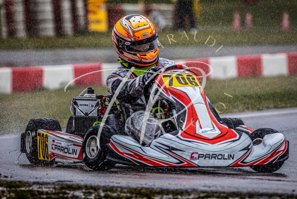 b506c3fea95a4633a386648fc72ef737 | traudl_s_fotos