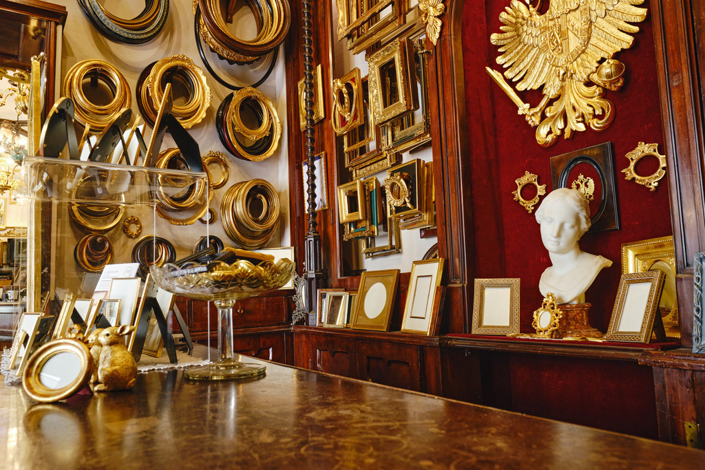 Bühlmayer Hofvergolder | WIen, Austria - April 29, 2025; C. Bühlmayer - K.u.K. Hofvergolder. - Realisiert mit Pictrs.com