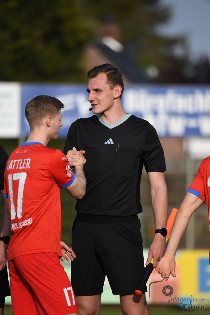 SSV Jeddeloh-SV Drochtersen/Assel | Herren Regionalliga; SSV Jeddeloh (blau)-SV Drochtersen/Assel (rot) am 30.04.2024; in Jeddeloh (53-Acht Arena), Photo: Philip Eiben 2024 - Realisiert mit Pictrs.com