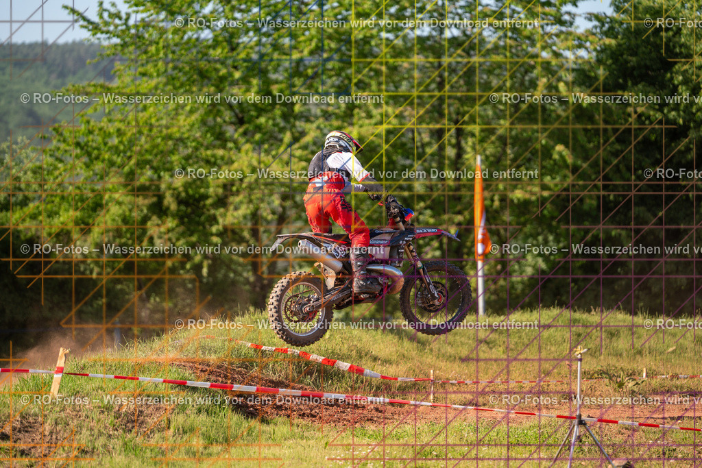Wolfshausen 3 Lauf -1931 | Sportfotografie von RO-Fotos: Motorsport, Motocross, Enduro, Laufveranstaltungen und Triathlon. Professionelle Fotos von Sportlern und Events. - Realisiert mit Pictrs.com