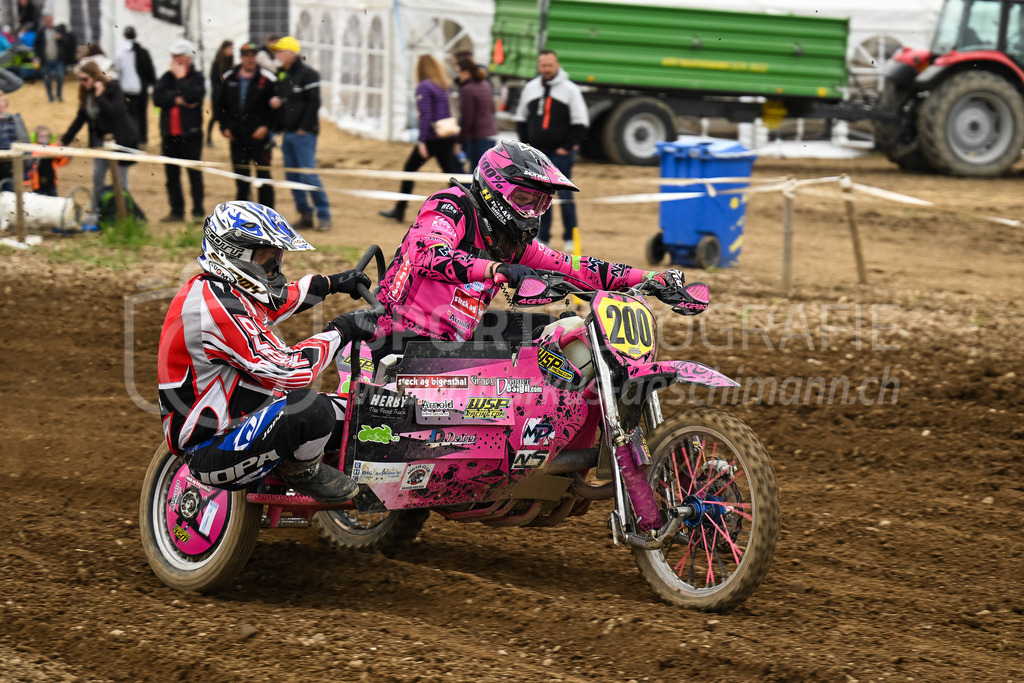 Motocross Schlatt bei Winterthur - 30. April 2023 | #200 Haberthuer Andri / Steck Rolf aus Deitingen (CH) auf Wsp Zabel in der Kategorie Seitenwagen am Motocross Schlatt bei Winterthur, 30. April 2023. 
Instagram: @mx_schlatt | @mc_wila | @sam_schweiz
Bild: Sportfotografie Markus Aeschimann | www.markus-aeschimann.ch - Realisiert mit Pictrs.com