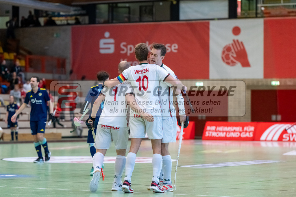 HK_20250118_101821 | 1/4 Finale 1. Bundesliga Halle Herren Crefelder HTC - Zehlendorfer Wespen am 18.1.2025 Halle Glockenspitz, Krefeld , Jonathan Ehling ( Crefelder HTC #1 ) , Niklas Wellen ( Crefelder HTC 10 ) , Breucker Julius ( Crefelder HTC #2 )