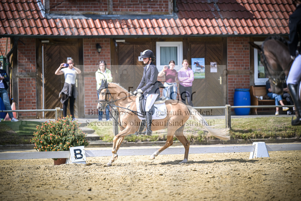 DOS_8045 | Entdecke hochwertige Reitturnierfotos von Foto Oger. Professionell, emotional und authentisch – jetzt Lieblingsmomente im Shop bestellen. - Realisiert mit Pictrs.com