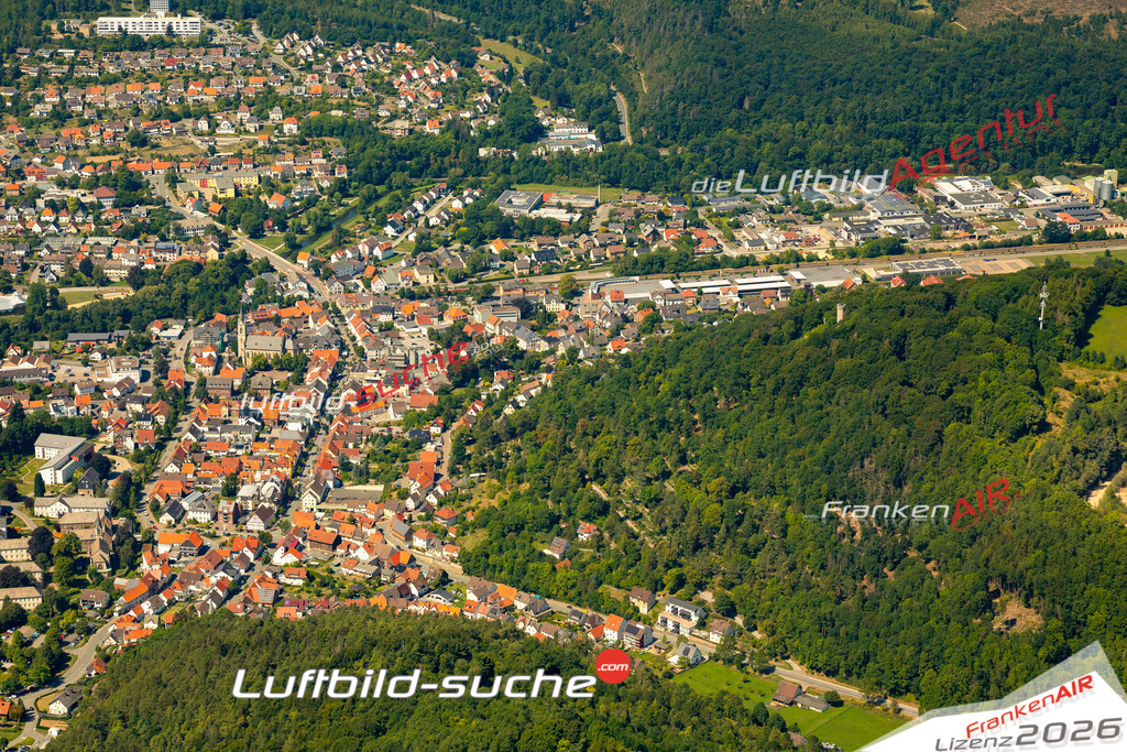 Das Luftbild der Stadt Marsberg wurde 2022 vom Flugzeug heraus erstellt (keine Drohnen-Aufnahmen) Aufnahmehöhe ca.450 Meter- hohe Bildauflösung und Druck-Qualität. Garantiert!
