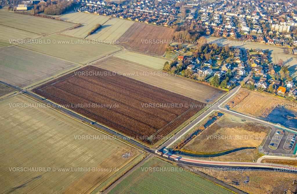 Hamm250200525Rhynern | Luftbild, Südfeldweg Anschluss zum Bahnhof Westtünnen, Wiesen und Felder mit rechteckigem Muster, Stadtbezirk Rhynern, mögliches Baugebiet Dierhagenweg, Hamm, Ruhrgebiet, Nordrhein-Westfalen, Deutschland