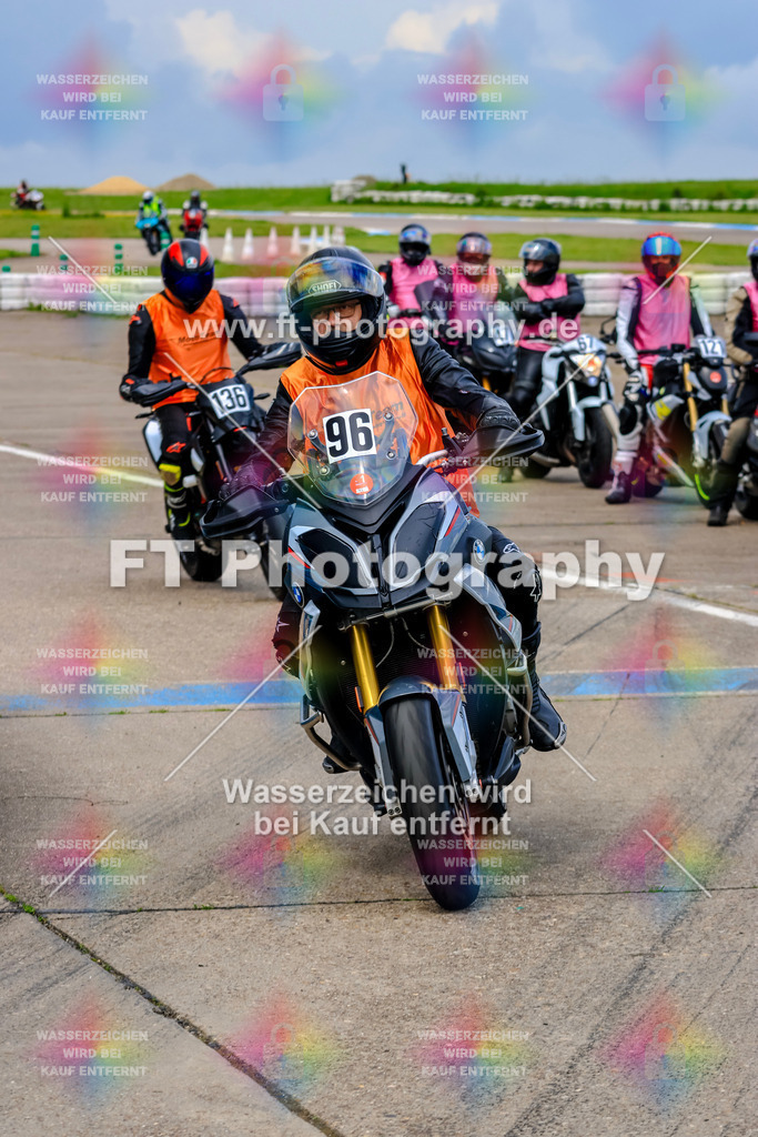 MotoTeam-9657 | Hier findet Ihr Bilder von Touristenfahrten auf der Nürburgring Nordschleife oder von anderen Veranstaltungen die ich besucht habe. Viel Spass beim Durch Schauen 