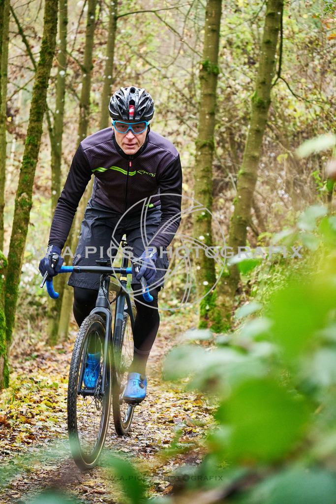 ..... | AUSTRIA, 24.11.24, 3.Radquerfeldein GP um das Sportzentrum Gunskirchen Image shows: Photo: Wapics / Michael Ring