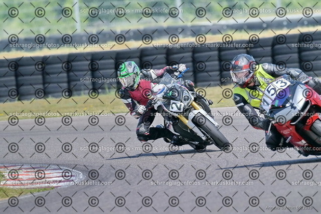 26BT02-2143 | markuskiefer.com - Realisiert mit Pictrs.com