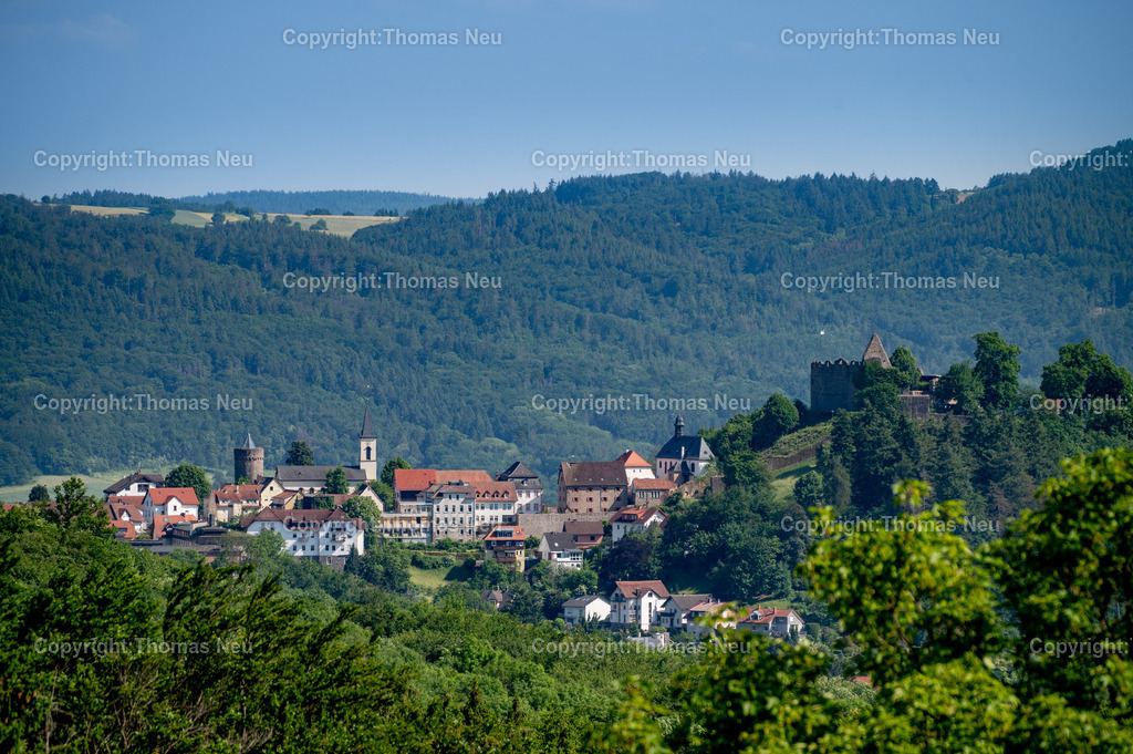 Lindenfels_Juni | bli, Lindenfels, Panorama, Perle des Odenwaldes, Bergstädten, mit der Burgruine so romantisch aussehend, ,, Bild: Thomas Neu