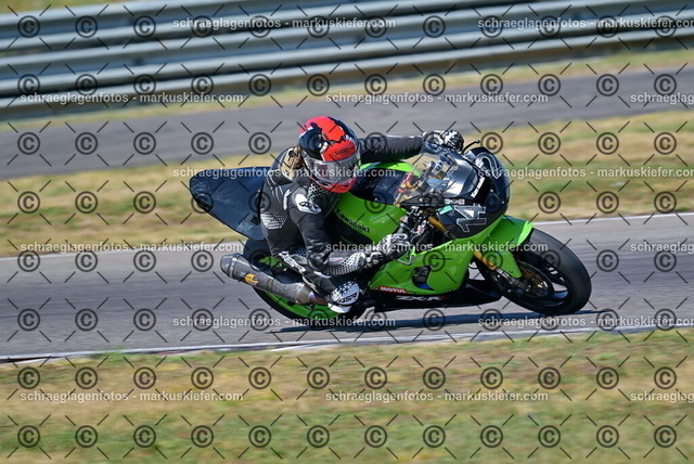 26bt04-1026 | markuskiefer.com - Realisiert mit Pictrs.com