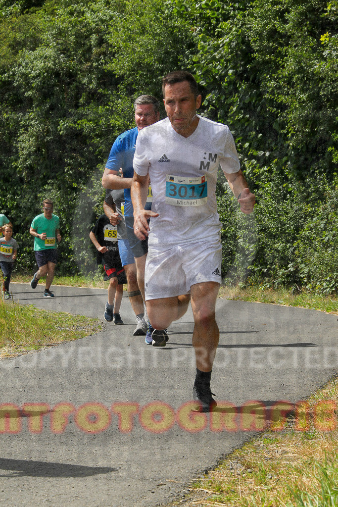 220625_1521_EV4_3878 | Sportfotografie im Rhein-Sieg Kreis, Köln, Bonn, NRW, Rheinland Pfalz, Hessen, etc. Unser Tätigkeitsfeld umfasst den Laufsport vom Volkslauf über den Marathon, Duathlon, Triathon bis zum Ultralauf wie Kölnpfad Ultra oder Schindertrail.
