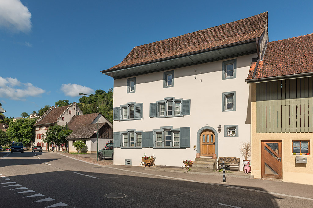 Haus im alten Dorfkern | in Bubendorf, Baselland, Schweiz. - Realisiert mit Pictrs.com