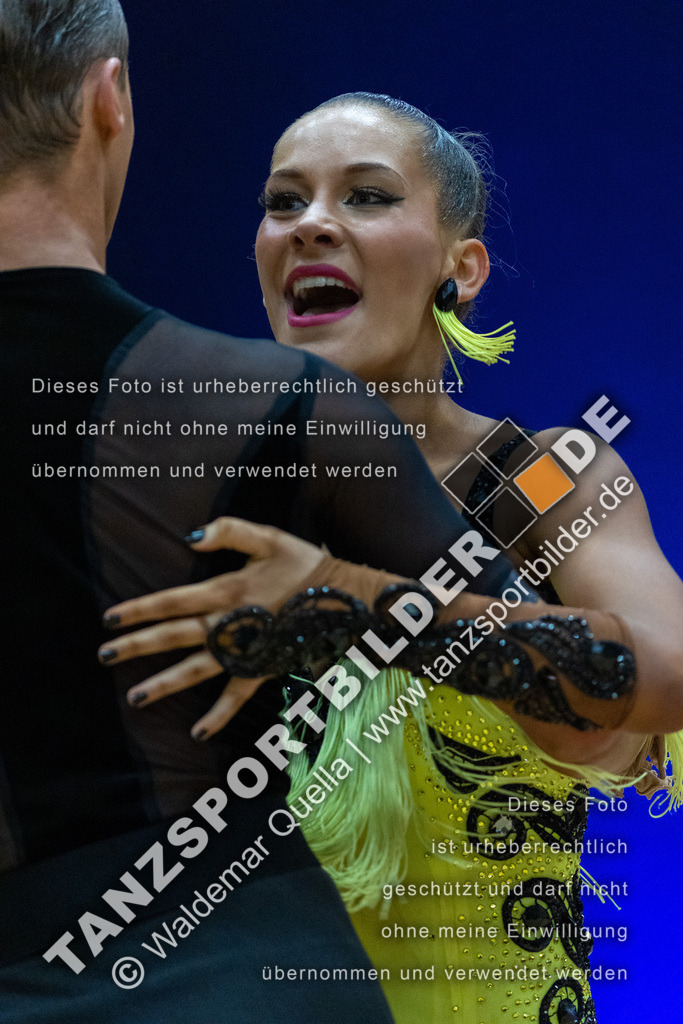 20230114-14575 | Hier finden Sie Tanz Bilder vom Latein und Standard Formationen tanzen. Sportbilder vom Tanzsport. Schöne Fotos und von Weltmeisterschaft, Europameisterschaft, Bundesliga, Regionalliga, Oberliga und Landesliga sowie von GOC Stuttgart, DanceComp, WM Bremen
