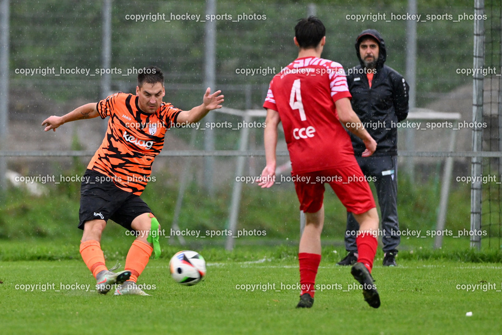 SV Viktoria Viktring vs. FC Mondi Frantschach | #9 Marcel Gerald Zarfl FC Frantschach, #4 Rene Lorin SV Viktoria Viktring, Headcoach FC Frantschach Reinhold Budja FC Frantschach, SV Viktoria Viktring vs. FC Mondi Frantschach, SV Viktoria Viktring vs. FC Mondi Frantschach am 02.08.2025 in Klagenfurt (Sportplatz Viktrink), Austria, (Photo by Bernd Stefan)