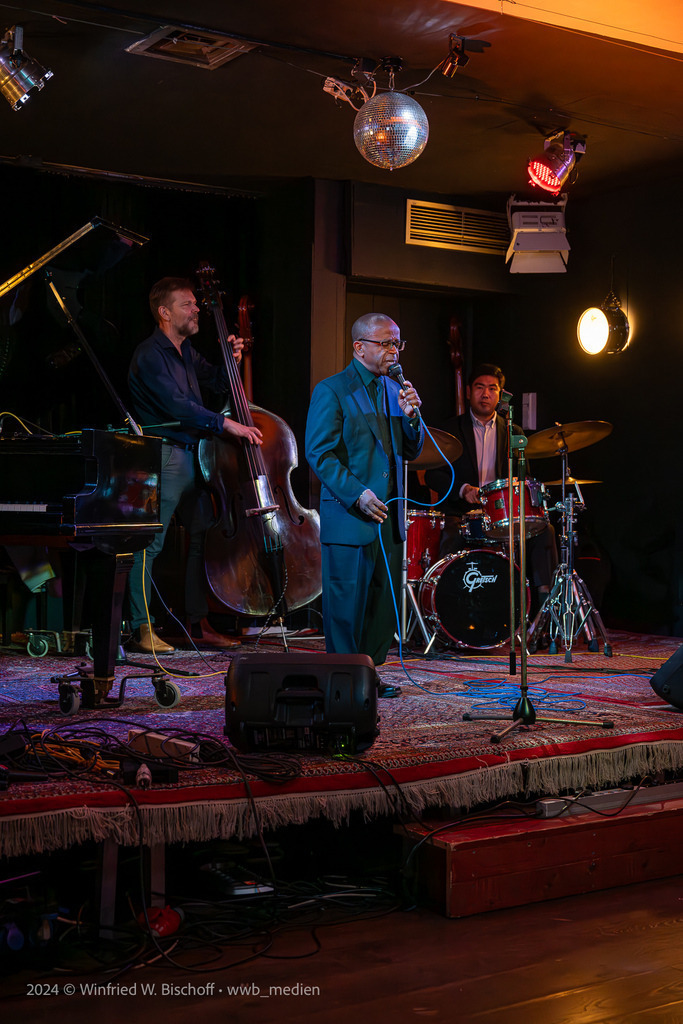 wwb-2411-0237 | <Fotografie> <Video> <Film> <Winfried Bischoff> - Realisiert mit Pictrs.com