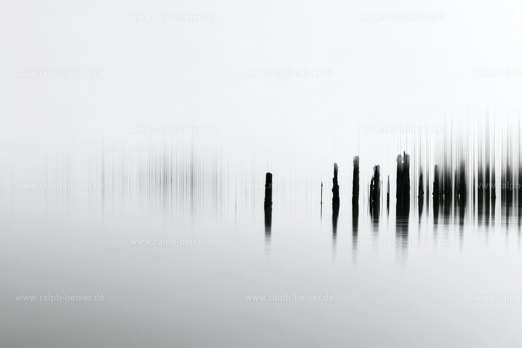 KI00342 | Mit moderner KI‑generiertes schwarz-weiß Artwork, sorgfältig manuell für den Druck optimiert.