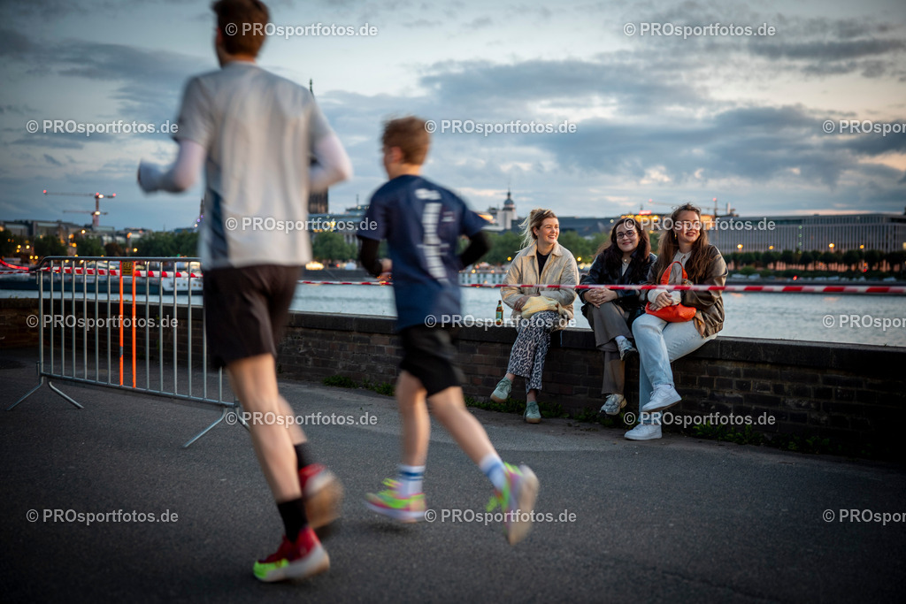 22. ASV Nachtlauf; Koeln, 28.05.25 | Impressionen vom 22. ASV Nachtlauf am 28.05.25 am Tanzbrunnen in Koeln. Foto: BEAUTIFUL SPORTS/Axel Kohring