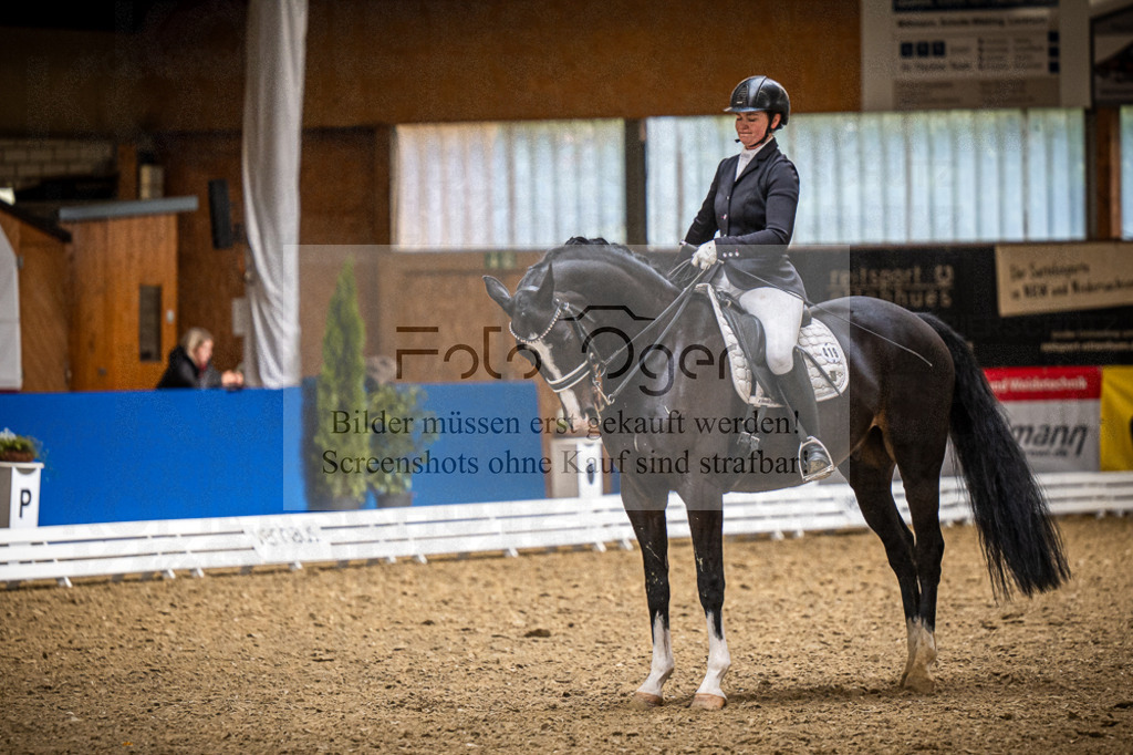 DOS_2439 | Entdecke hochwertige Reitturnierfotos von Foto Oger. Professionell, emotional und authentisch – jetzt Lieblingsmomente im Shop bestellen.Deutschlandweite Turnierfotografie. - Realisiert mit Pictrs.com