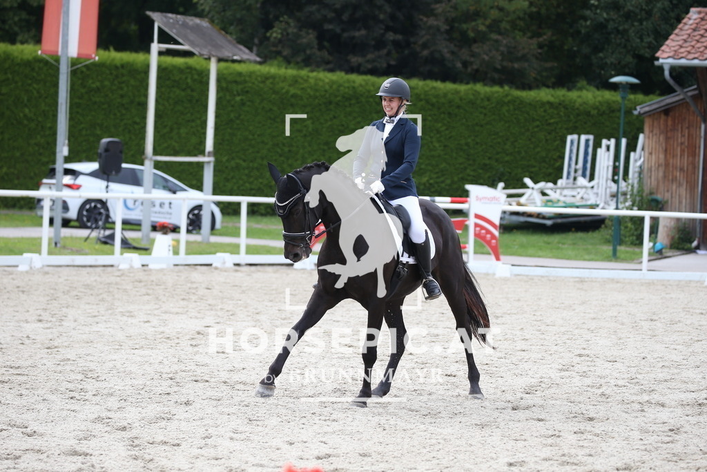 DL2Q4082 | Willkommen bei Brunnmayr - Design & Fotografie – Ihrem Spezialisten für Reitturniere und Pferdeveranstaltungen in Oberösterreich, Salzburg und Bayern! Seit über 17 Jahren sind wir leidenschaftlich dabei.