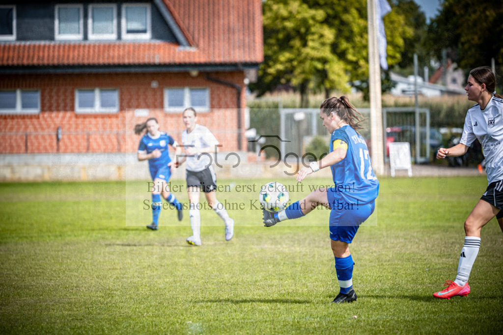 SG Bohmte/Ostercappeln/Schwagstorf - SV Harderberg - Frauen Bezirkpokal | Frauen Bezirkpokal · 1. Damen - 1. Damen · Sportplatz - Realisiert mit Pictrs.com