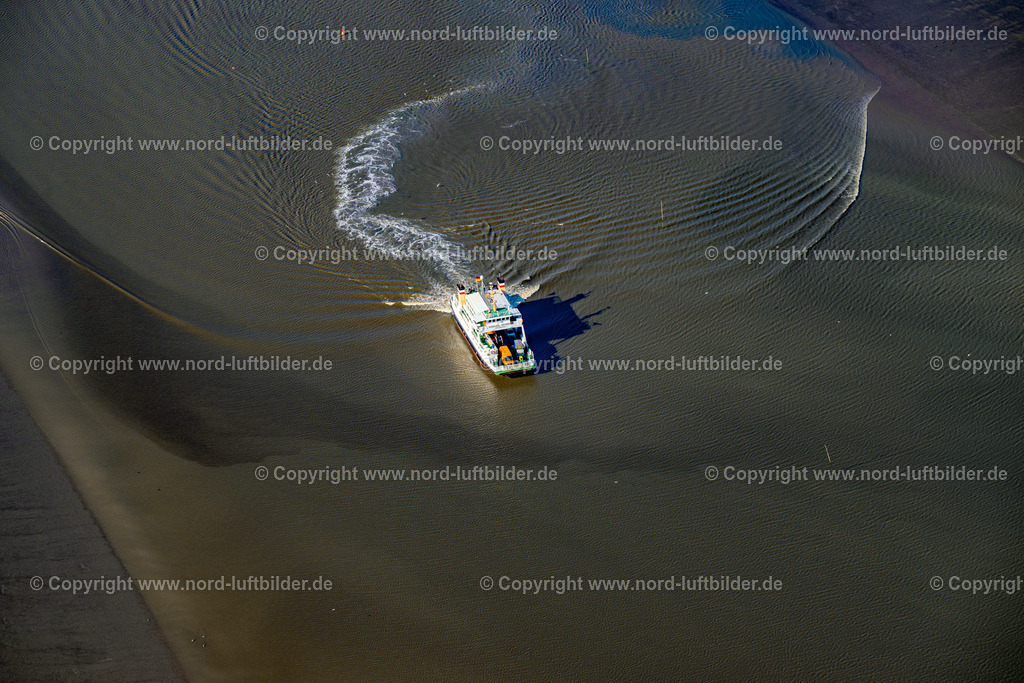 Schlüttsiel_Halligenlei_Fährschiff_ELS_8591300523 | DAGEBüLL 30.05.2023 Fahrt eines Fähr- Schiffes " Heiligenlei " in Schüttsiel im Bundesland Schleswig-Holstein, Deutschland. // Trip of a ferry ship "Heiligenlei" in Schuettsiel in the state Schleswig-Holstein, Germany. Foto: Martin Elsen