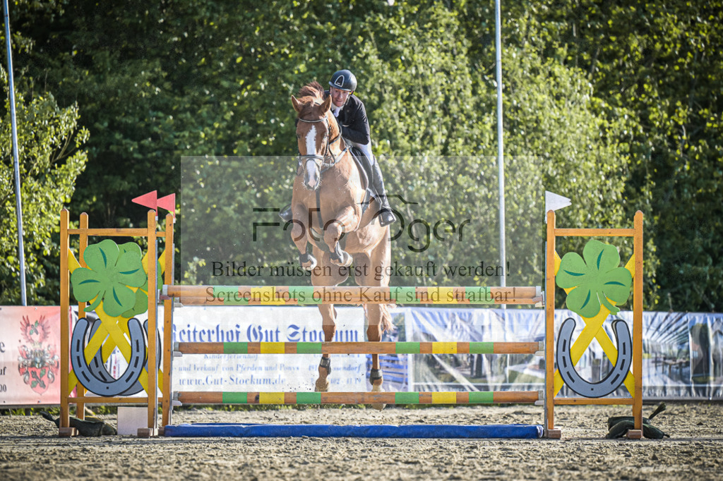 DOS_1253 | Entdecke hochwertige Reitturnierfotos von Foto Oger. Professionell, emotional und authentisch – jetzt Lieblingsmomente im Shop bestellen.Deutschlandweite Turnierfotografie. - Realisiert mit Pictrs.com