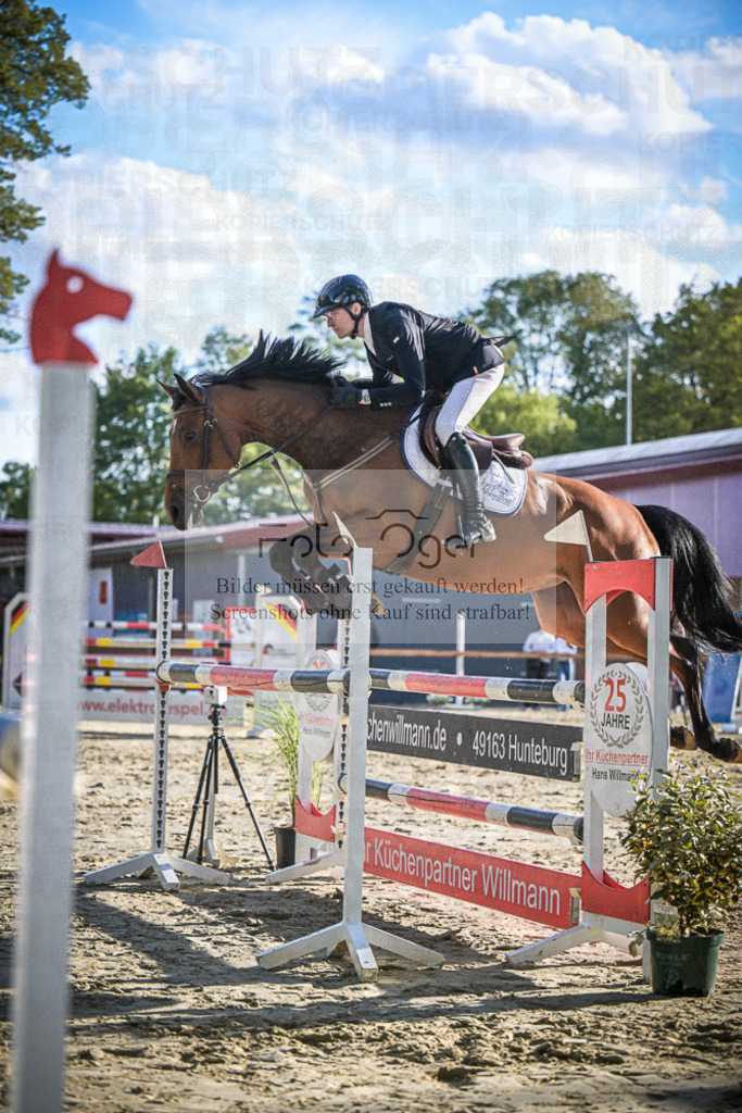DOS_4306 | Entdecke hochwertige Reitturnierfotos von Foto Oger. Professionell, emotional und authentisch – jetzt Lieblingsmomente im Shop bestellen.Deutschlandweite Turnierfotografie. - Realisiert mit Pictrs.com