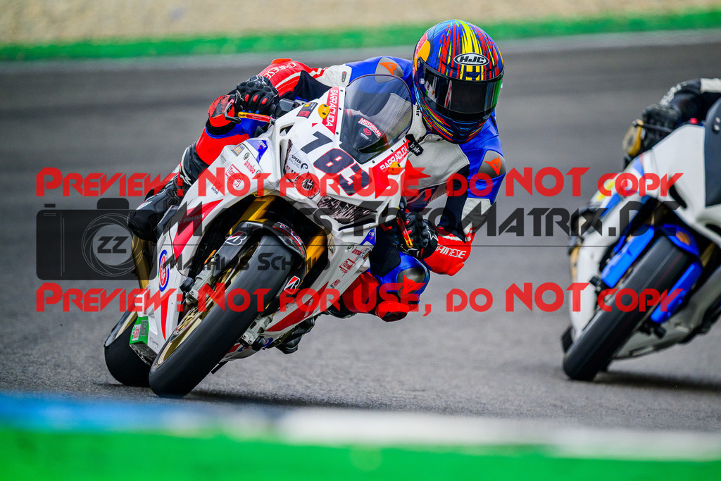 MaZZes_FotoMatrix_240614_6007705_4582 | ROT