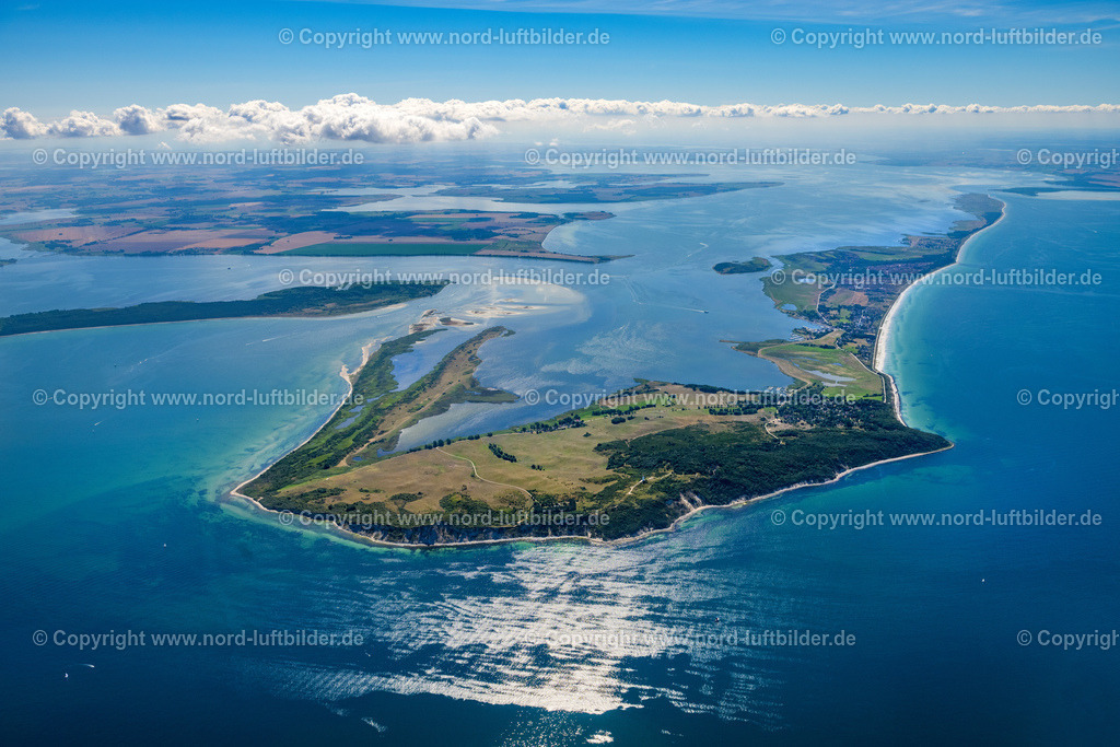 Hiddensee_ELS_8247100822 | INSEL HIDDENSEE 10.08.2022 Küstenbereich der Ostsee im Ortsteil Kloster in Insel Hiddensee im Bundesland Mecklenburg-Vorpommern. Weiterführende Informationen bei: Hiddenseer Hafen- und Kurbetrieb. // Coastal area of the Baltic Sea - Island in the district Kloster in Insel Hiddensee in the state Mecklenburg - Western Pomerania. Further information at: Hiddenseer Hafen- und Kurbetrieb. Foto: Martin Elsen
