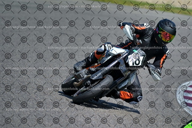 26BT02-1774 | markuskiefer.com - Realisiert mit Pictrs.com