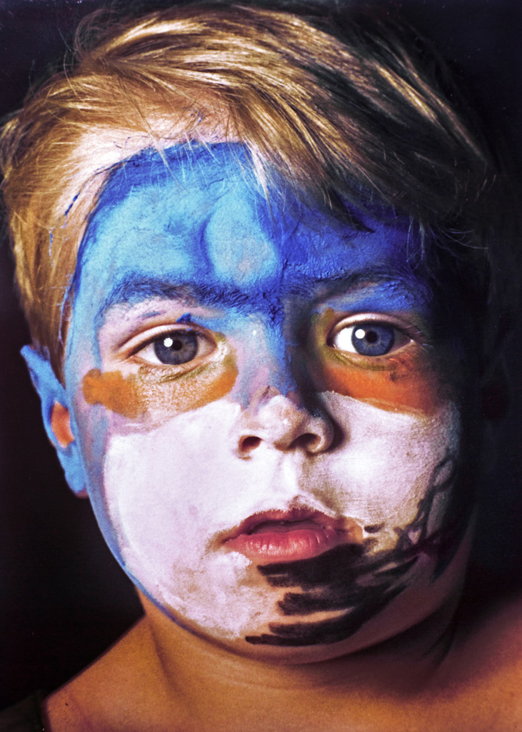 001art_Bee-Braxm_1242aa | Werk aus  dem Jahr 1994   Nach einer Aktion im Ritterhausmuseum Offenburg. Kunstmaler Rainer Braxmaier und Modefotograf Wilfried Beege.