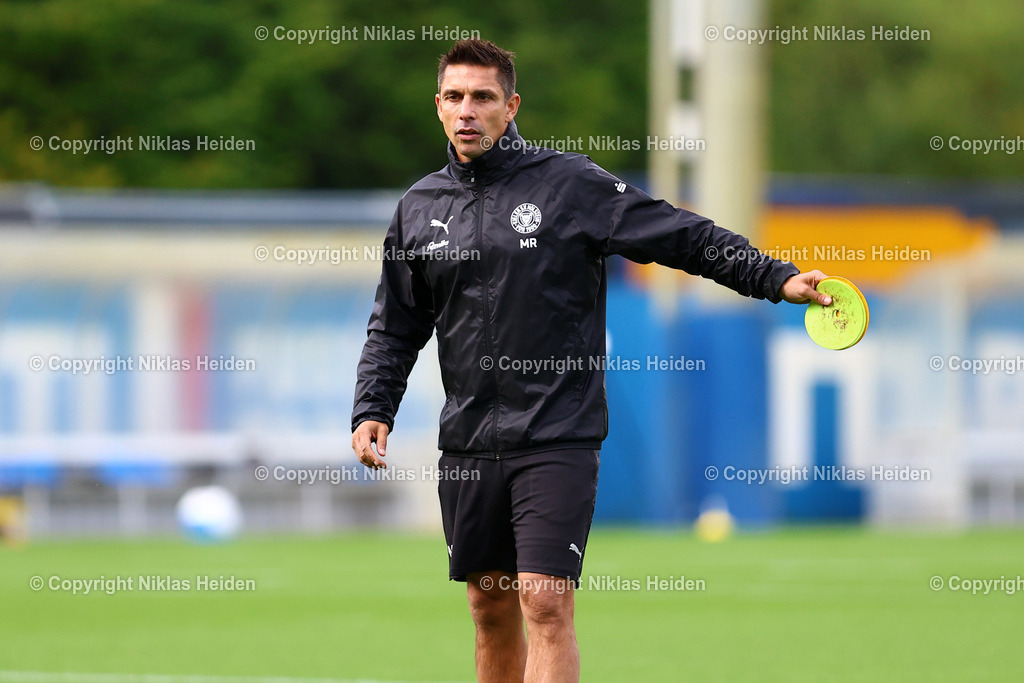 NH_HolsteinKiel_Training_16092025 | Marcel Rapp (Trainer, Holstein Kiel)Fußball I Herren I Training I Saison 2025-2026 I Holstein Kiel I 16.09.2025 I Citti-Fußballpark